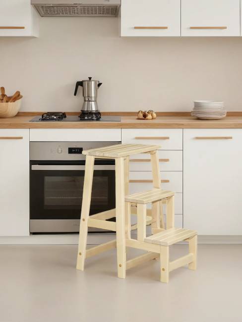 Табурет- стремянка лак Табурет- стремянка лак