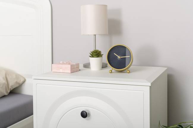 3-х дверный шкаф с кроватью на 1600 Валенсия и двумя тумбочками цвет белый шагрень